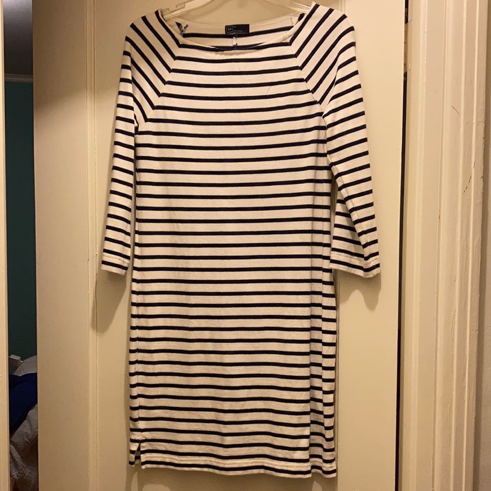 Gap dress xs small stain on arm - Picture 1 of 3